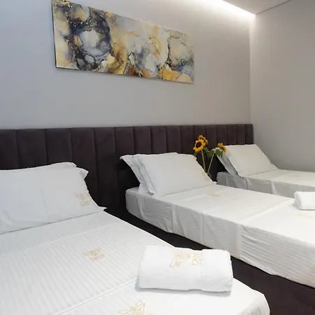 Bee 4* Vlorë