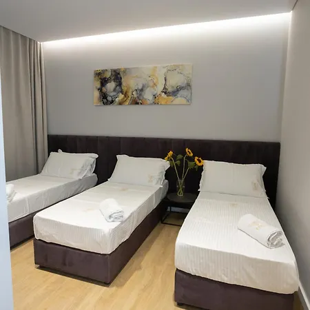 Hotel Bee